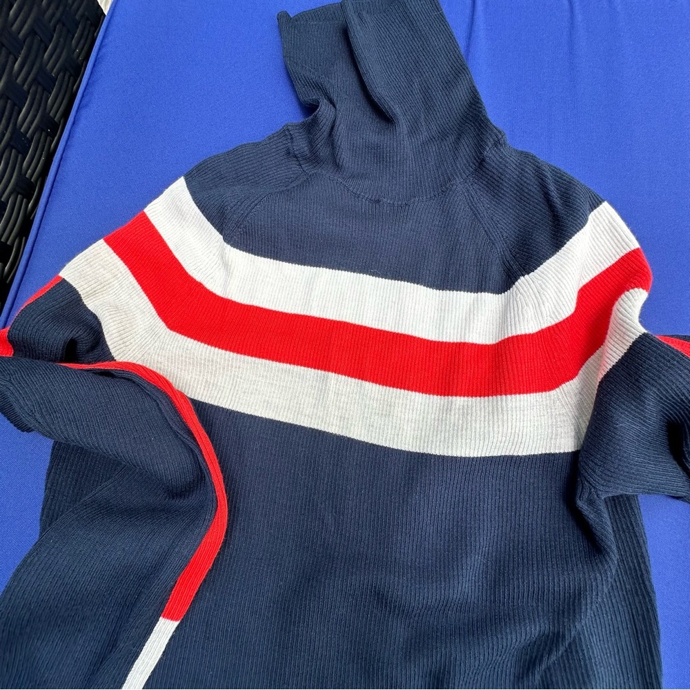 Athleta size L merino wool turtleneck sweater!